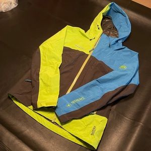 🌲HOST PICK!🌲Mammut waterproof gortex shell